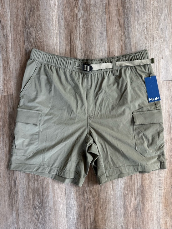 Huk Other - Huk Men's Olive Cargo Fishing Shorts - size Large NWT